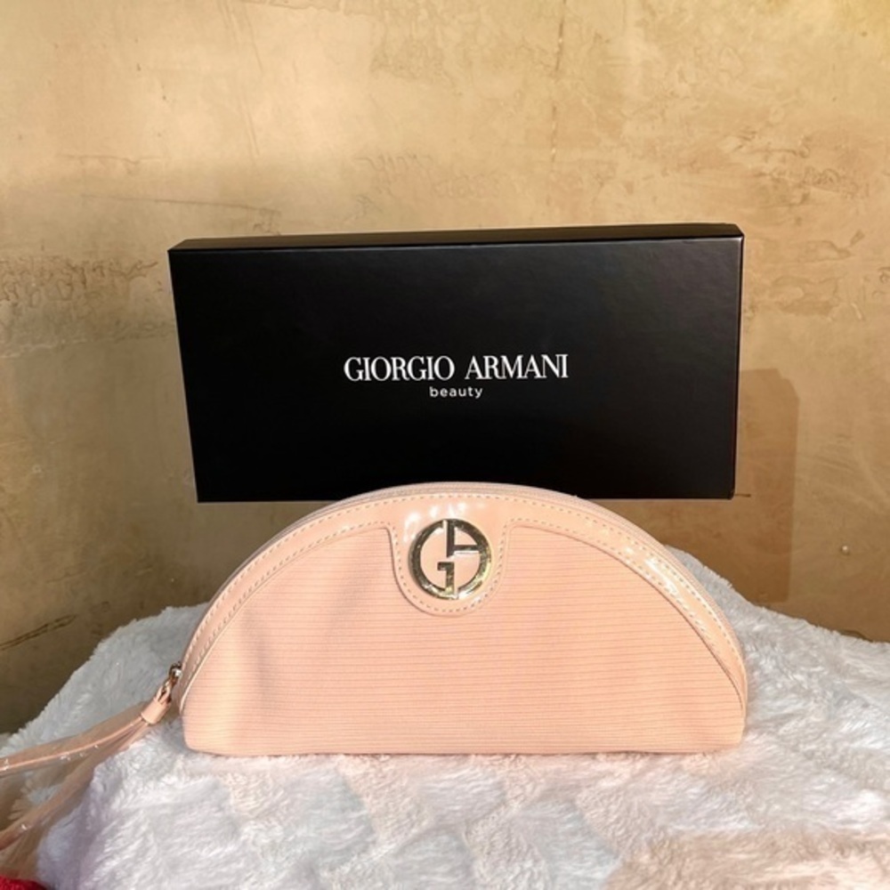 GIORGIO ARMANI makeup case. Pink.